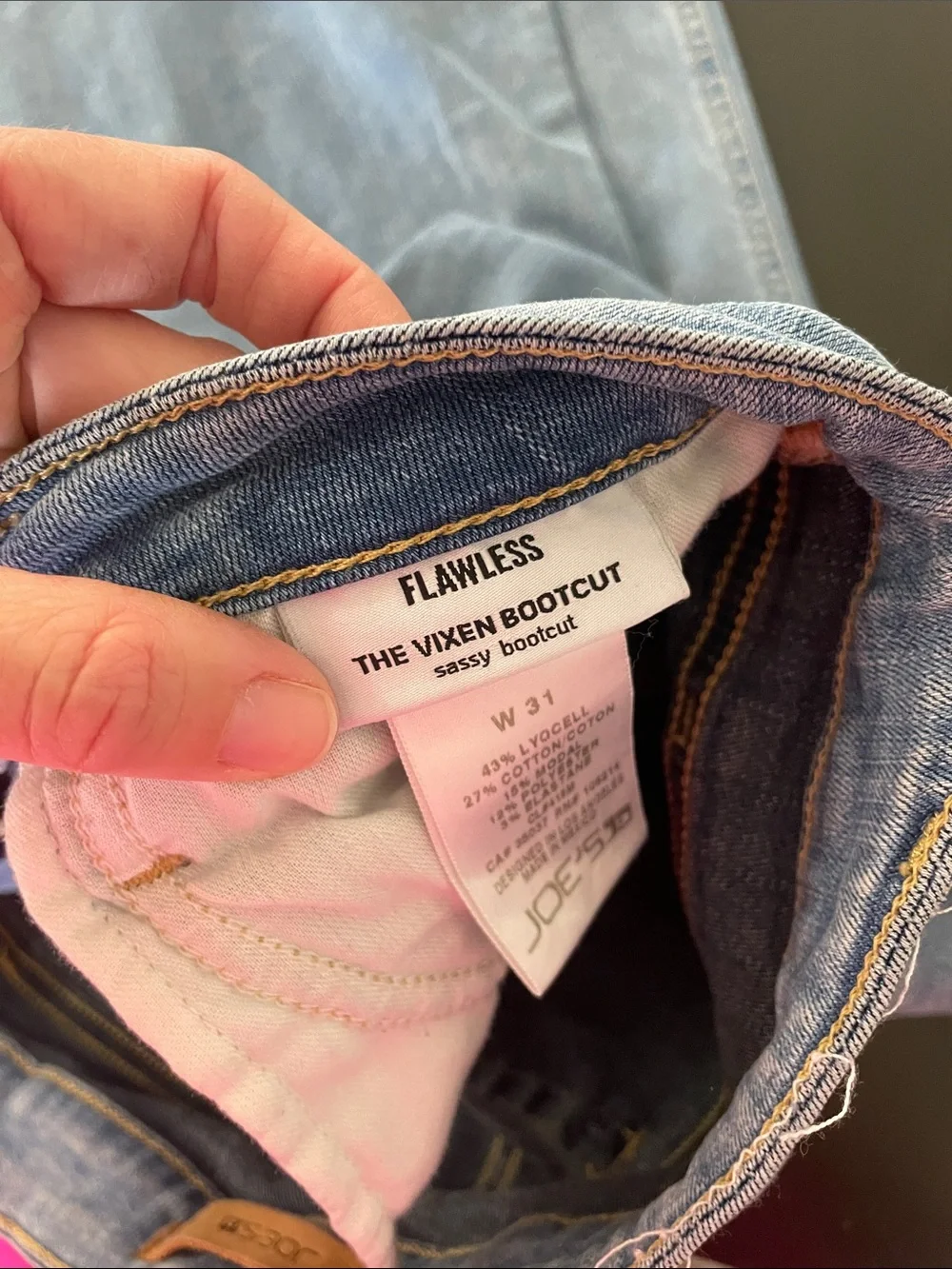 Joe’s Jeans The Vixen Bootcut 31